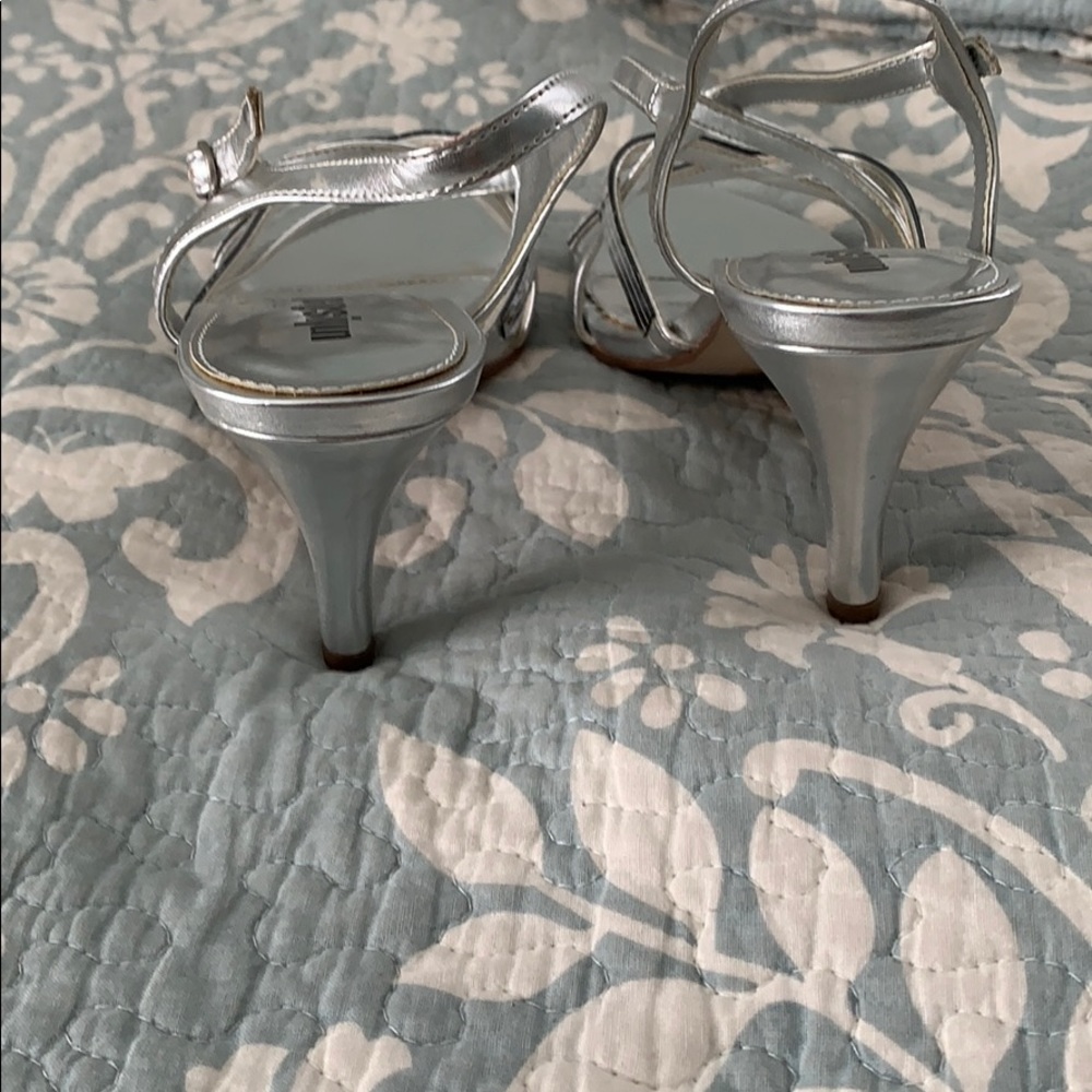 Shoes - Picture 3 of 4